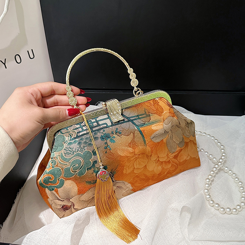 Stylish Embroidered Shoulder B - Embroidery Ideas For Bags recension och pris