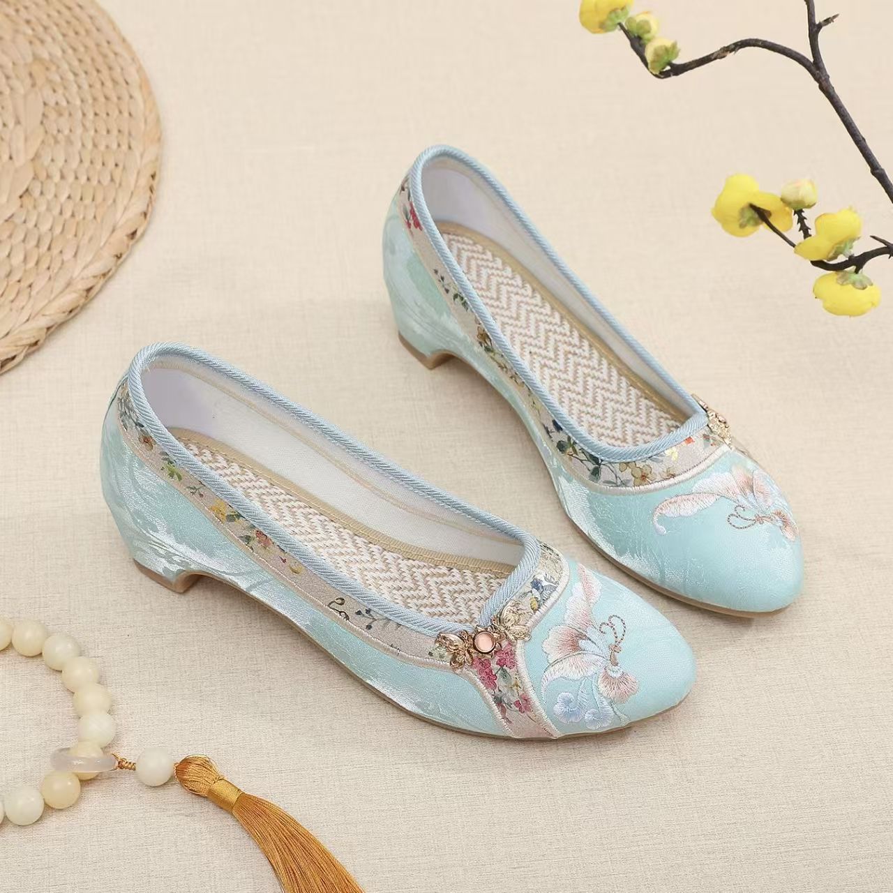 Woman Low Heel Embroidered Che - Embroidery Fabric recension och pris