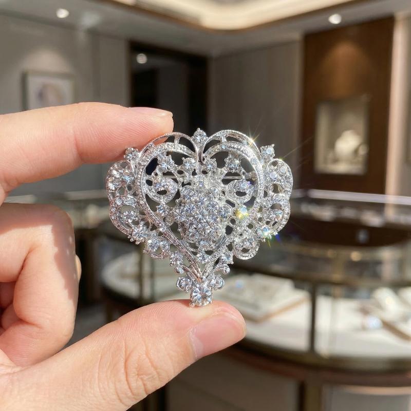 Elegant Heart Shape Brooch Shi - Embroidery Kaftan recension och pris