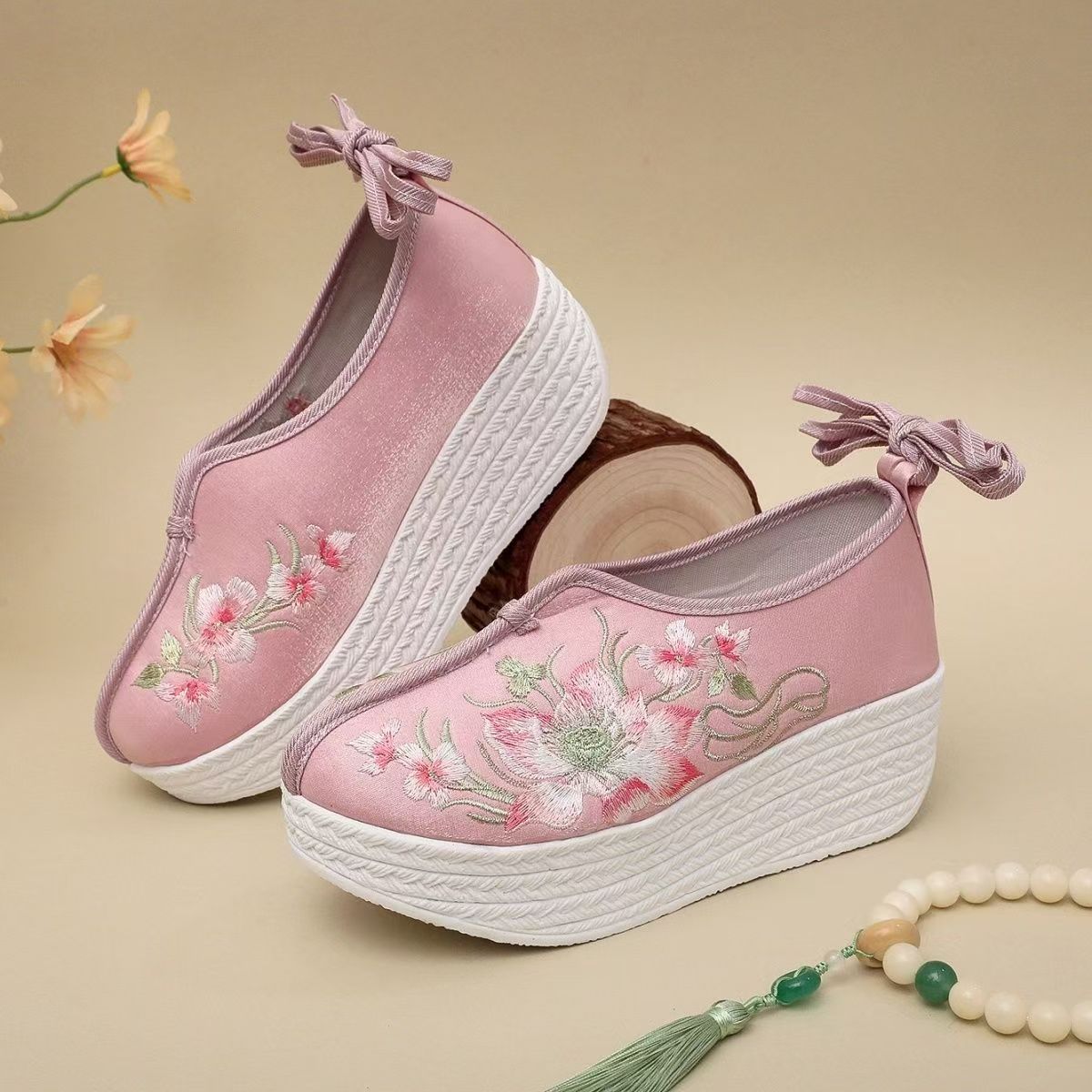 Woman Ethnic Style Wedges Embr - Embroidery Fabric recension och pris