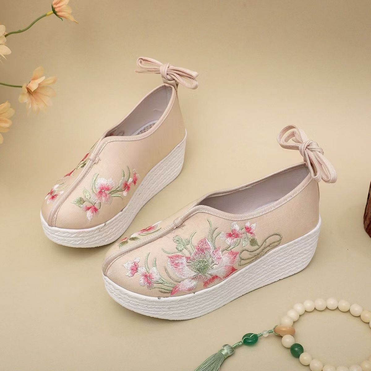 Woman Ethnic Style Wedges Embr - Embroidery Fabric recension och pris
