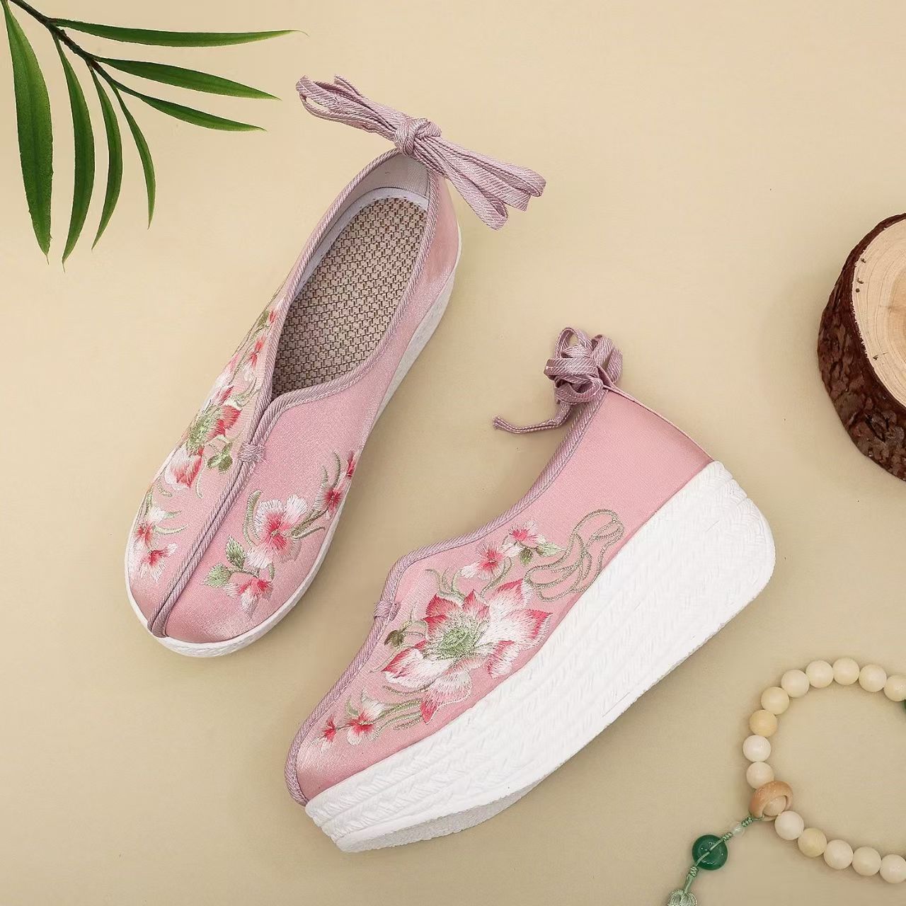 Woman Ethnic Style Wedges Embr - Embroidery Fabric recension och pris