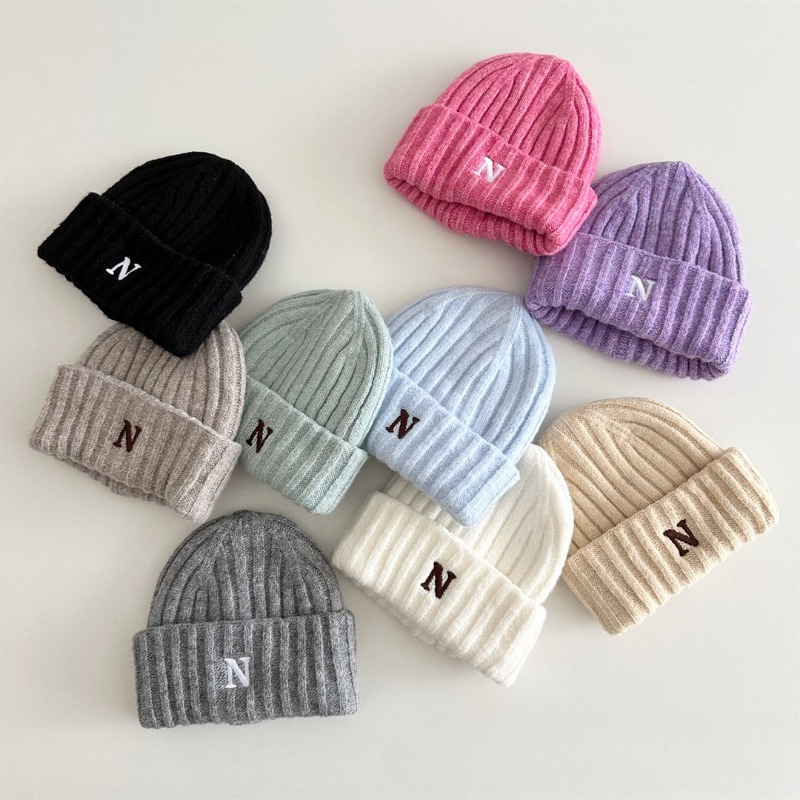 Korean Style Kids Knit Beanie  - Embroidery Letter N recension och pris