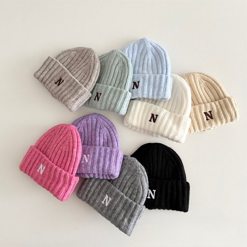 Korean Style Kids Knit Beanie  - Embroidery Letter N recension och pris
