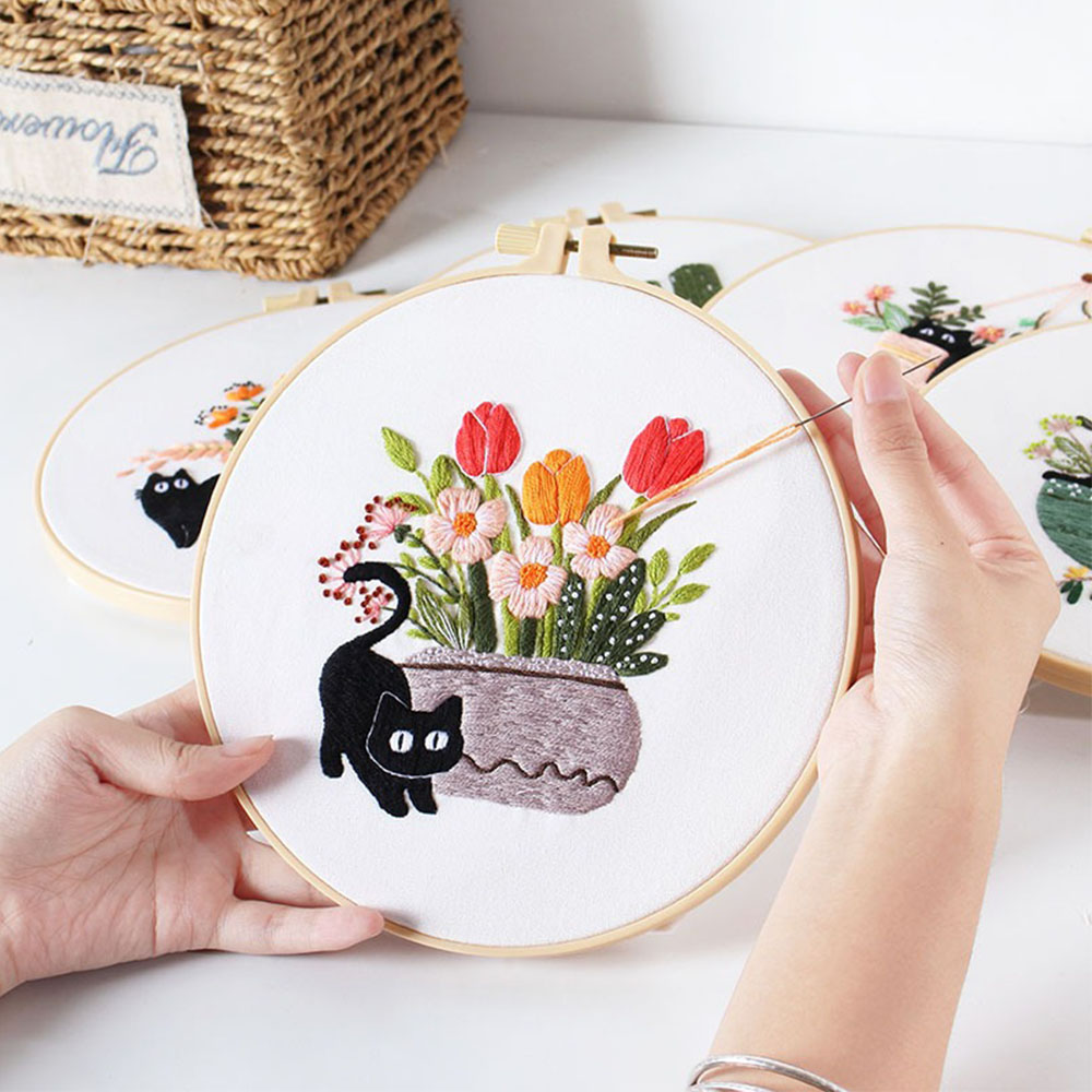 Embroidery Kit with Black Cat  - Embroidery Ideas For Bags recension och pris