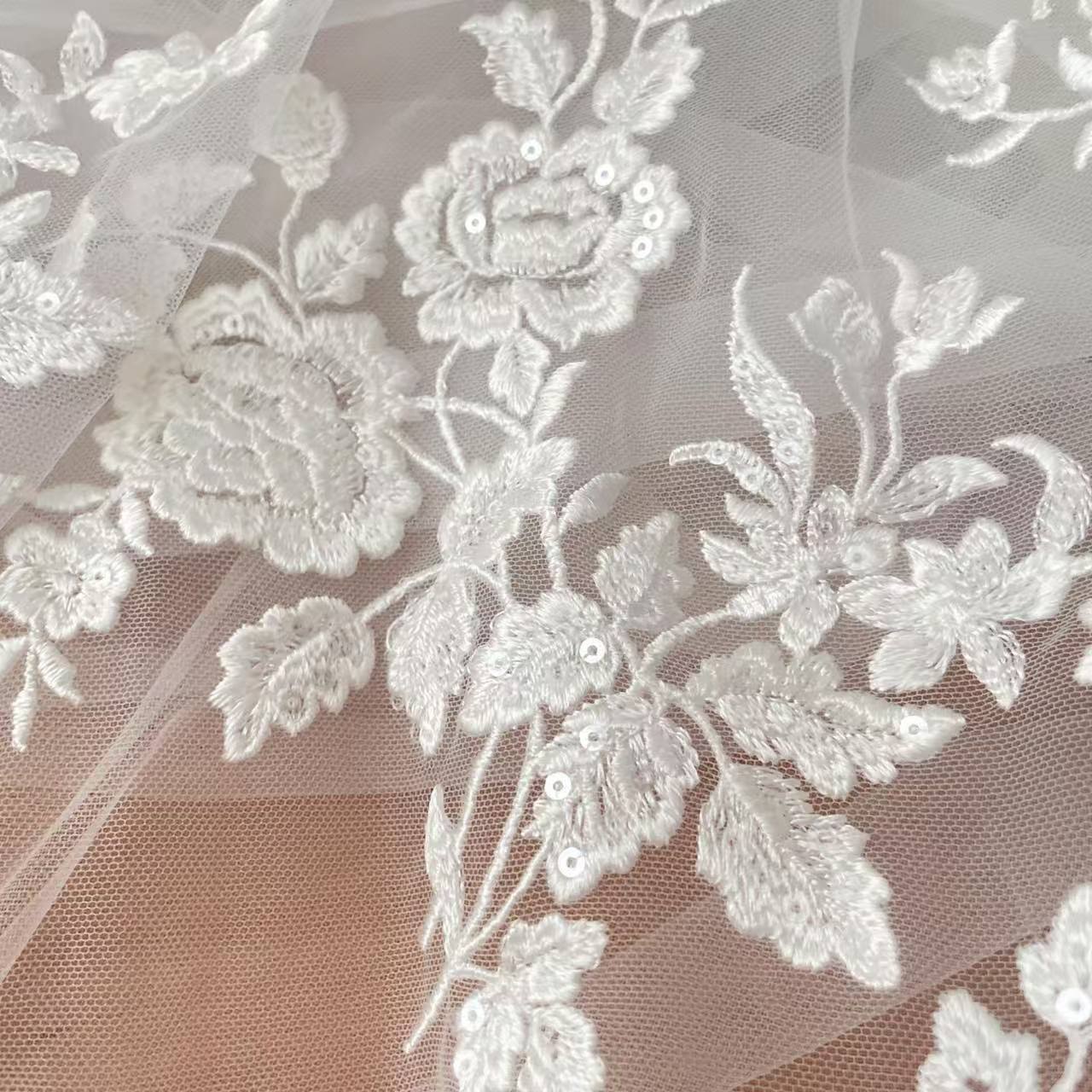 French Embroidered Lace Fabric - Embroidery Flower Pattern recension och pris